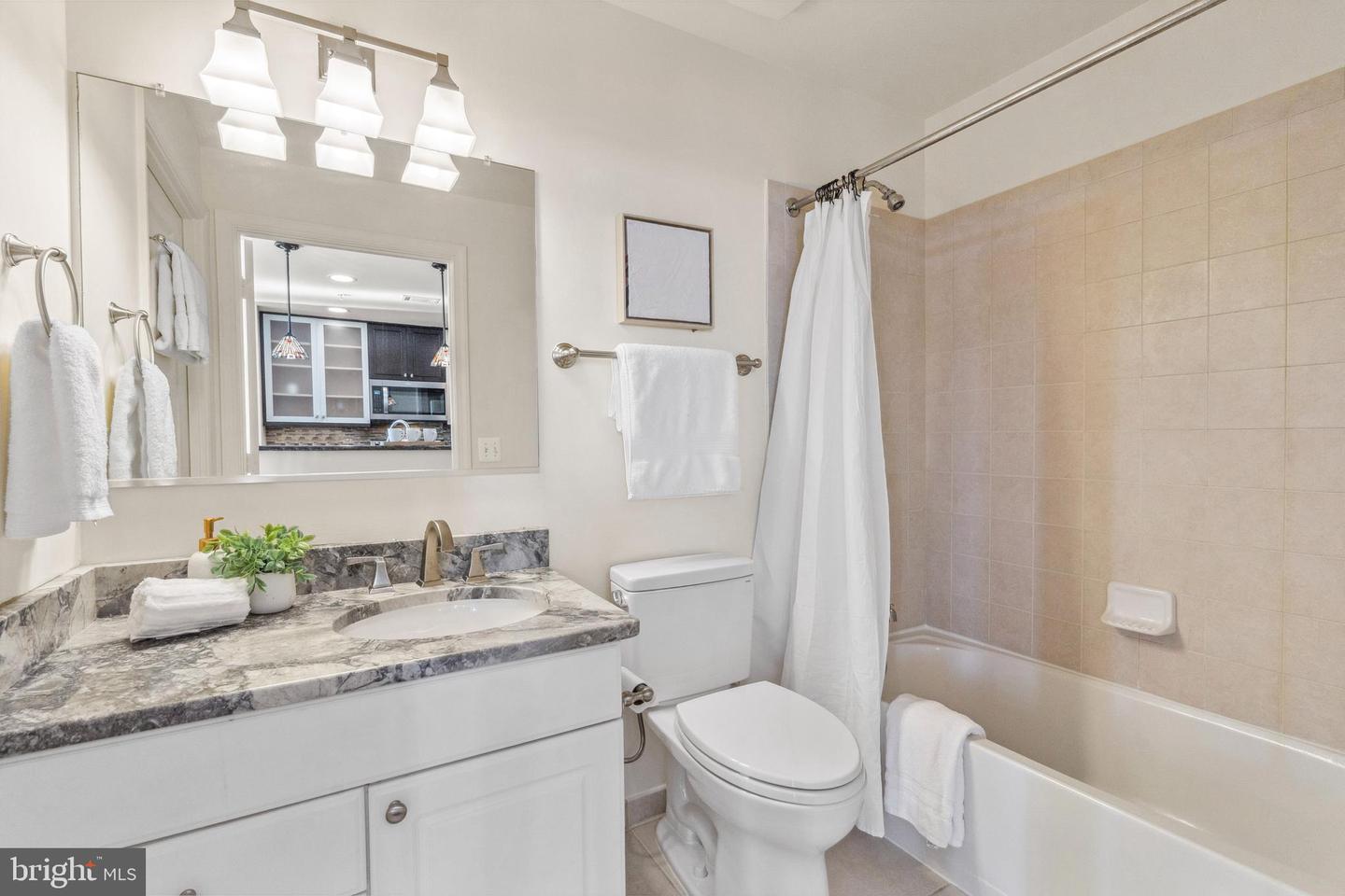 3650 S GLEBE RD #1050, ARLINGTON, Virginia 22202, 2 Bedrooms Bedrooms, ,2 BathroomsBathrooms,Residential,For sale,3650 S GLEBE RD #1050,VAAR2067390 MLS # VAAR2067390