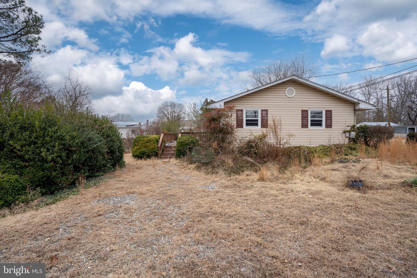 742 WHITE OAK RD, FREDERICKSBURG, Virginia 22405, 2 Bedrooms Bedrooms, ,1 BathroomBathrooms,Residential,For sale,742 WHITE OAK RD,VAST2045062 MLS # VAST2045062