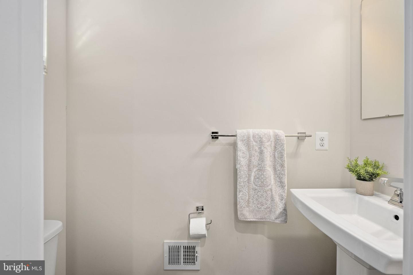 5222 WEEMS DR, KING GEORGE, Virginia 22485, 4 Bedrooms Bedrooms, ,2 BathroomsBathrooms,Residential,For sale,5222 WEEMS DR,VAKG2007474 MLS # VAKG2007474