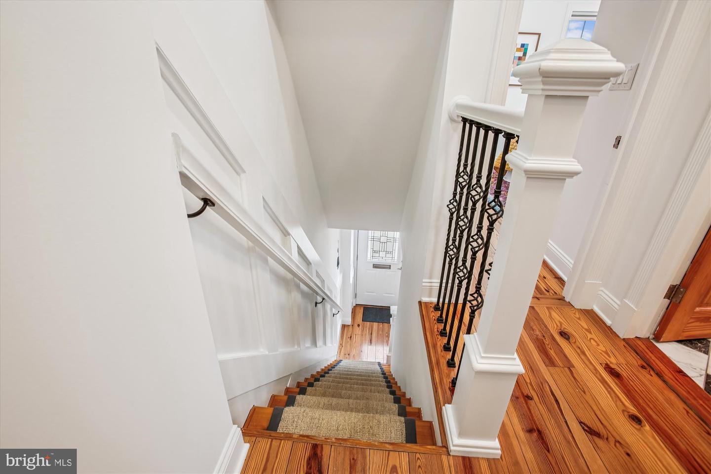 37 17TH ST SE, WASHINGTON, District Of Columbia 20003, 2 Bedrooms Bedrooms, 8 Rooms Rooms,2 BathroomsBathrooms,Residential,For sale,37 17TH ST SE,DCDC2240288 MLS # DCDC2240288