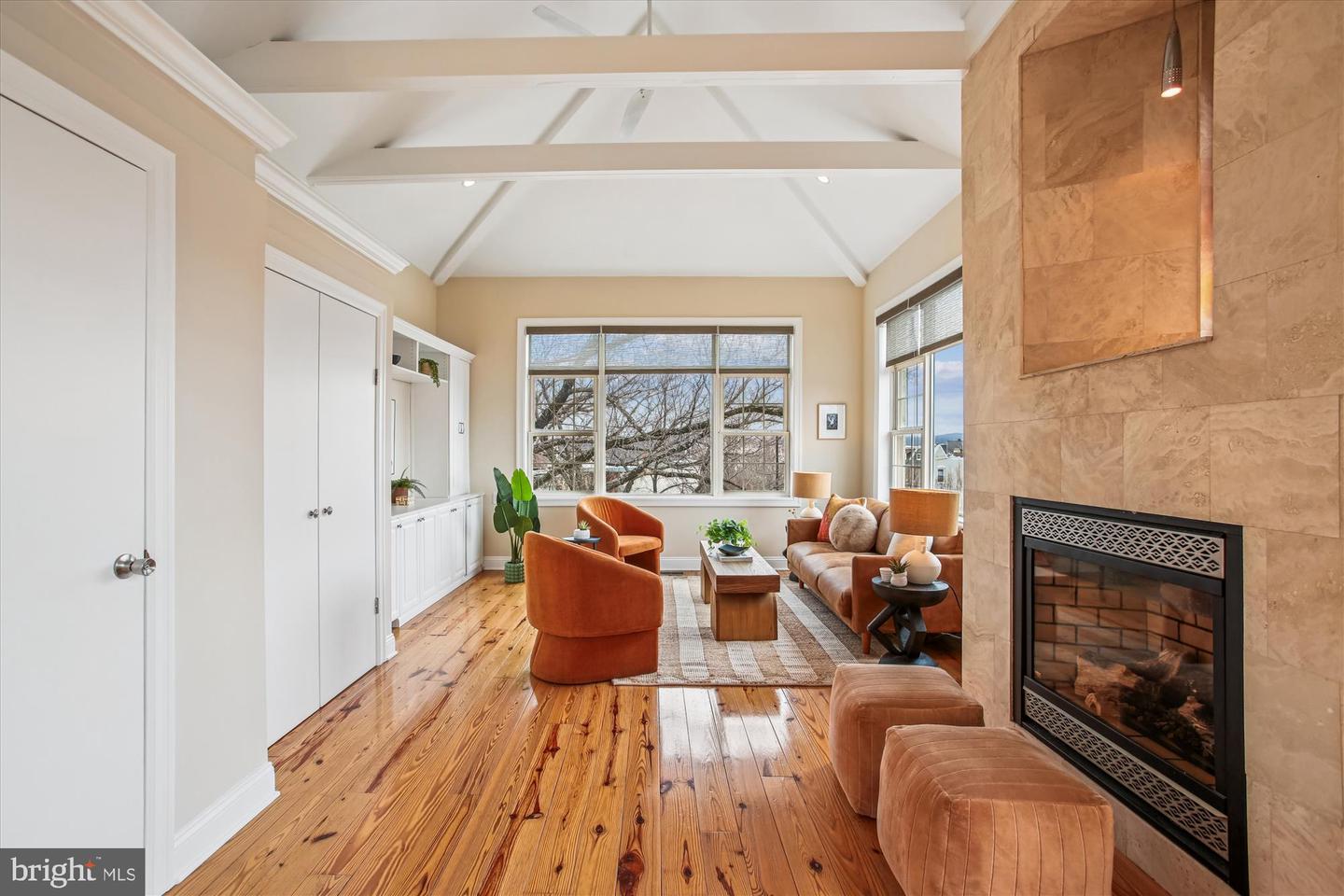 37 17TH ST SE, WASHINGTON, District Of Columbia 20003, 2 Bedrooms Bedrooms, 8 Rooms Rooms,2 BathroomsBathrooms,Residential,For sale,37 17TH ST SE,DCDC2240288 MLS # DCDC2240288