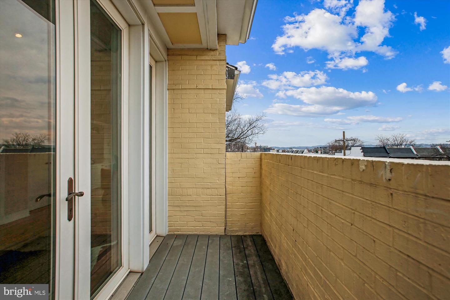 37 17TH ST SE, WASHINGTON, District Of Columbia 20003, 2 Bedrooms Bedrooms, 8 Rooms Rooms,2 BathroomsBathrooms,Residential,For sale,37 17TH ST SE,DCDC2240288 MLS # DCDC2240288