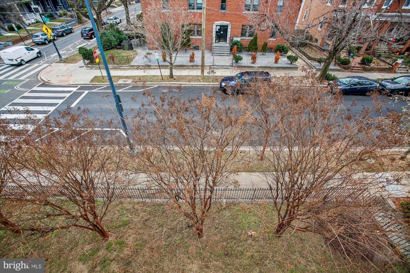 37 17TH ST SE, WASHINGTON, District Of Columbia 20003, 2 Bedrooms Bedrooms, 8 Rooms Rooms,2 BathroomsBathrooms,Residential,For sale,37 17TH ST SE,DCDC2240288 MLS # DCDC2240288