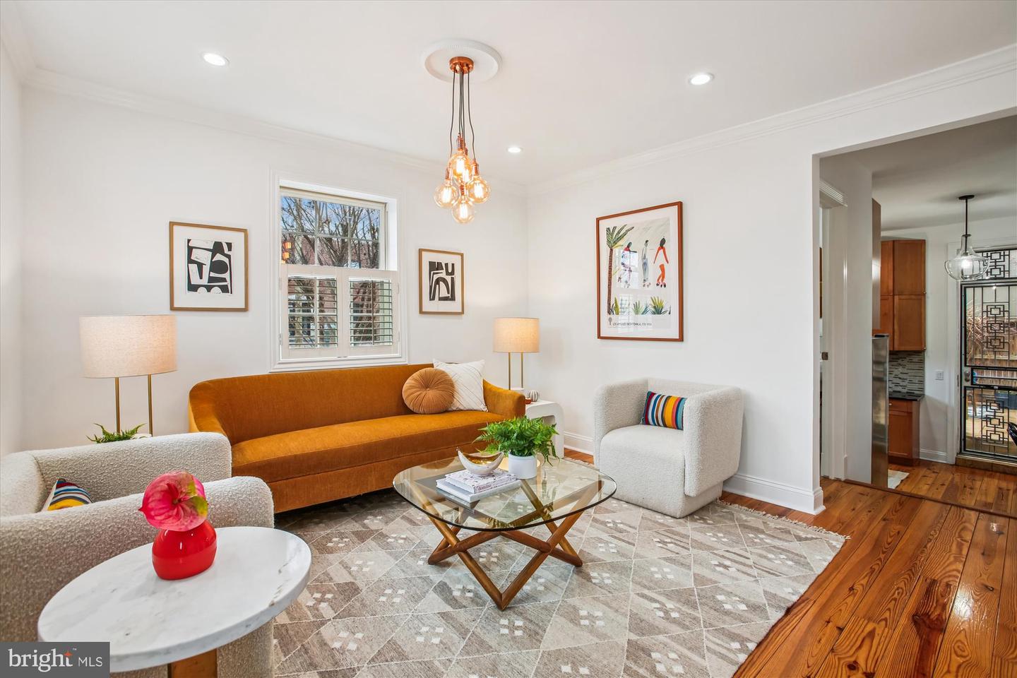 37 17TH ST SE, WASHINGTON, District Of Columbia 20003, 2 Bedrooms Bedrooms, 8 Rooms Rooms,2 BathroomsBathrooms,Residential,For sale,37 17TH ST SE,DCDC2240288 MLS # DCDC2240288