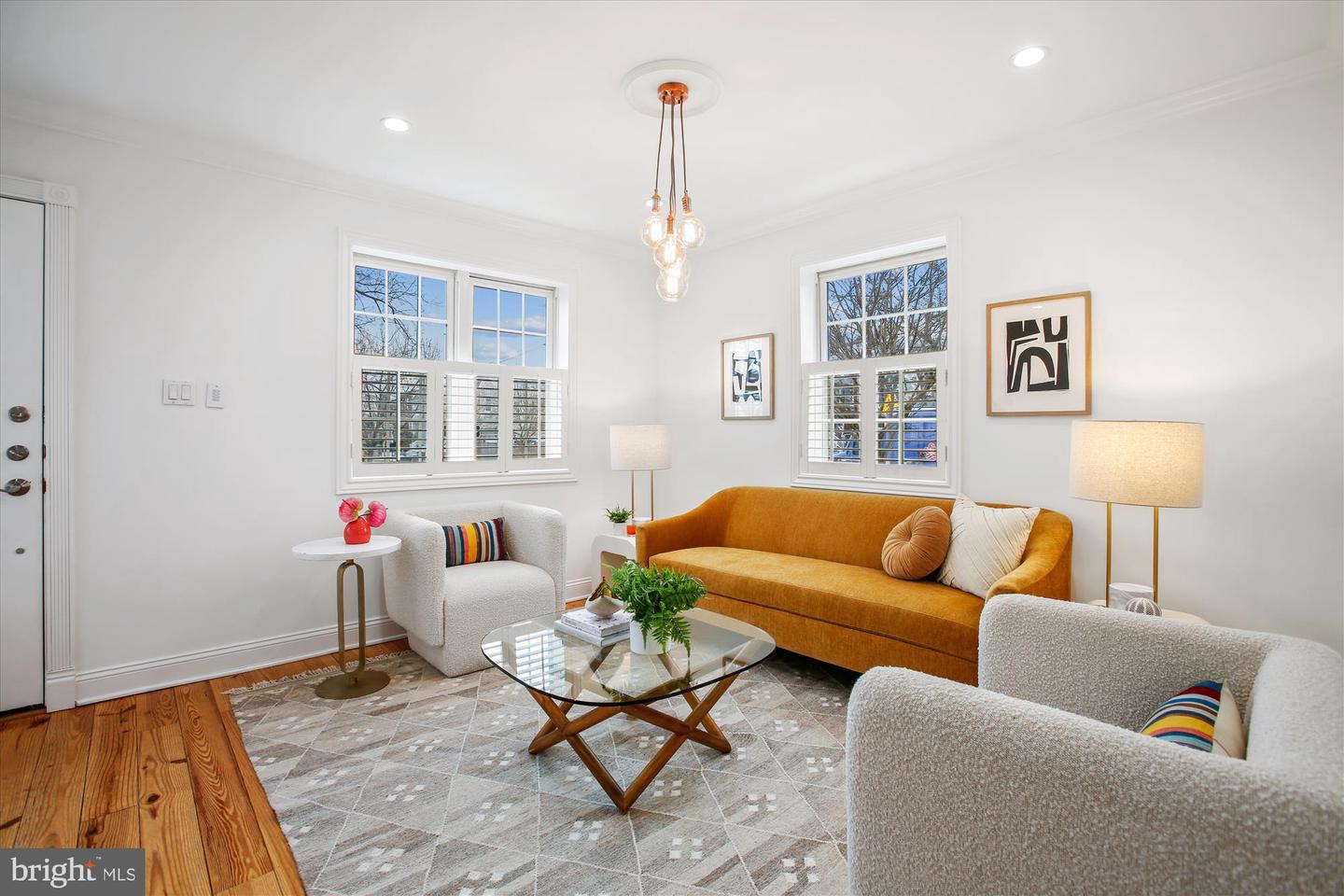 37 17TH ST SE, WASHINGTON, District Of Columbia 20003, 2 Bedrooms Bedrooms, 8 Rooms Rooms,2 BathroomsBathrooms,Residential,For sale,37 17TH ST SE,DCDC2240288 MLS # DCDC2240288