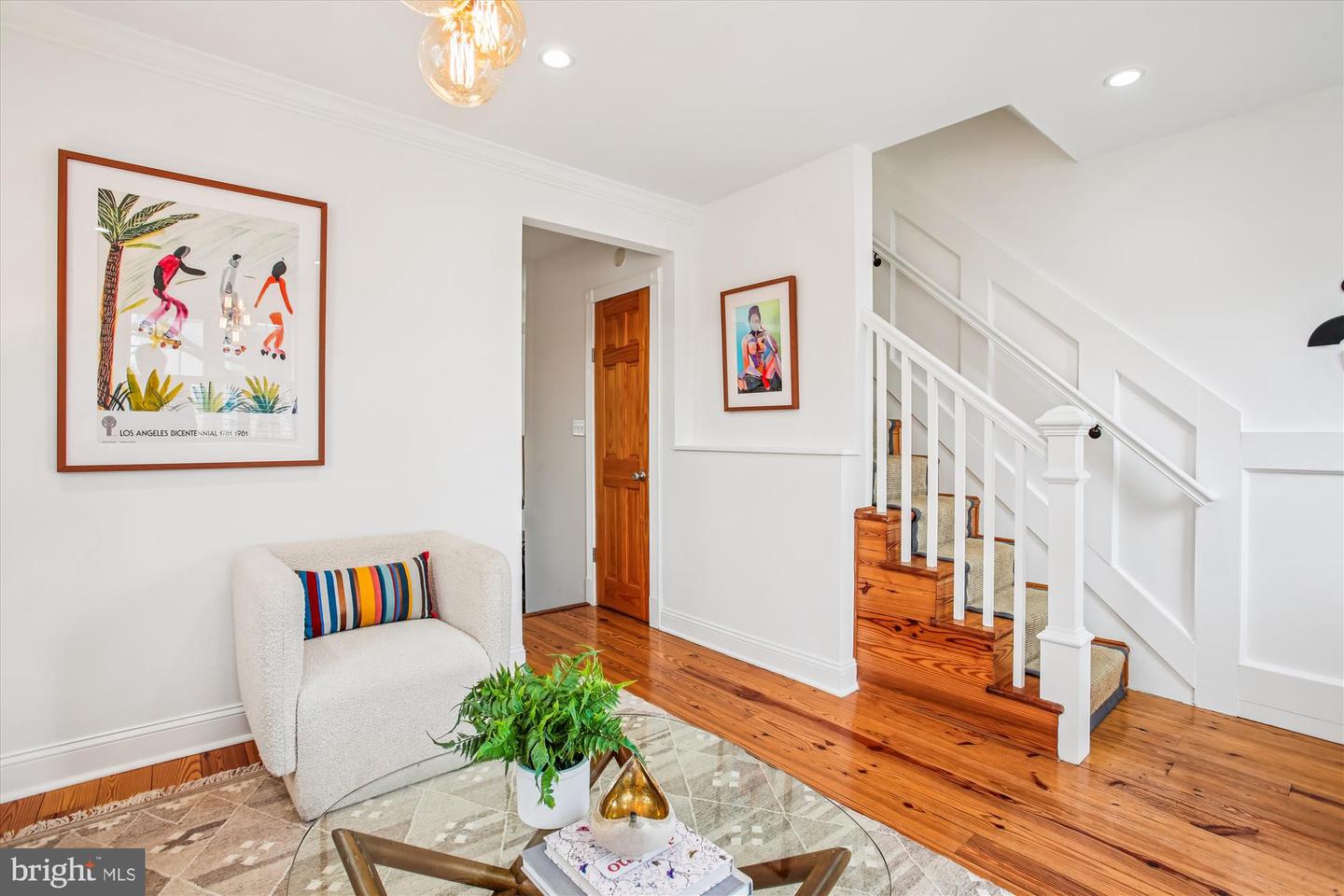 37 17TH ST SE, WASHINGTON, District Of Columbia 20003, 2 Bedrooms Bedrooms, 8 Rooms Rooms,2 BathroomsBathrooms,Residential,For sale,37 17TH ST SE,DCDC2240288 MLS # DCDC2240288