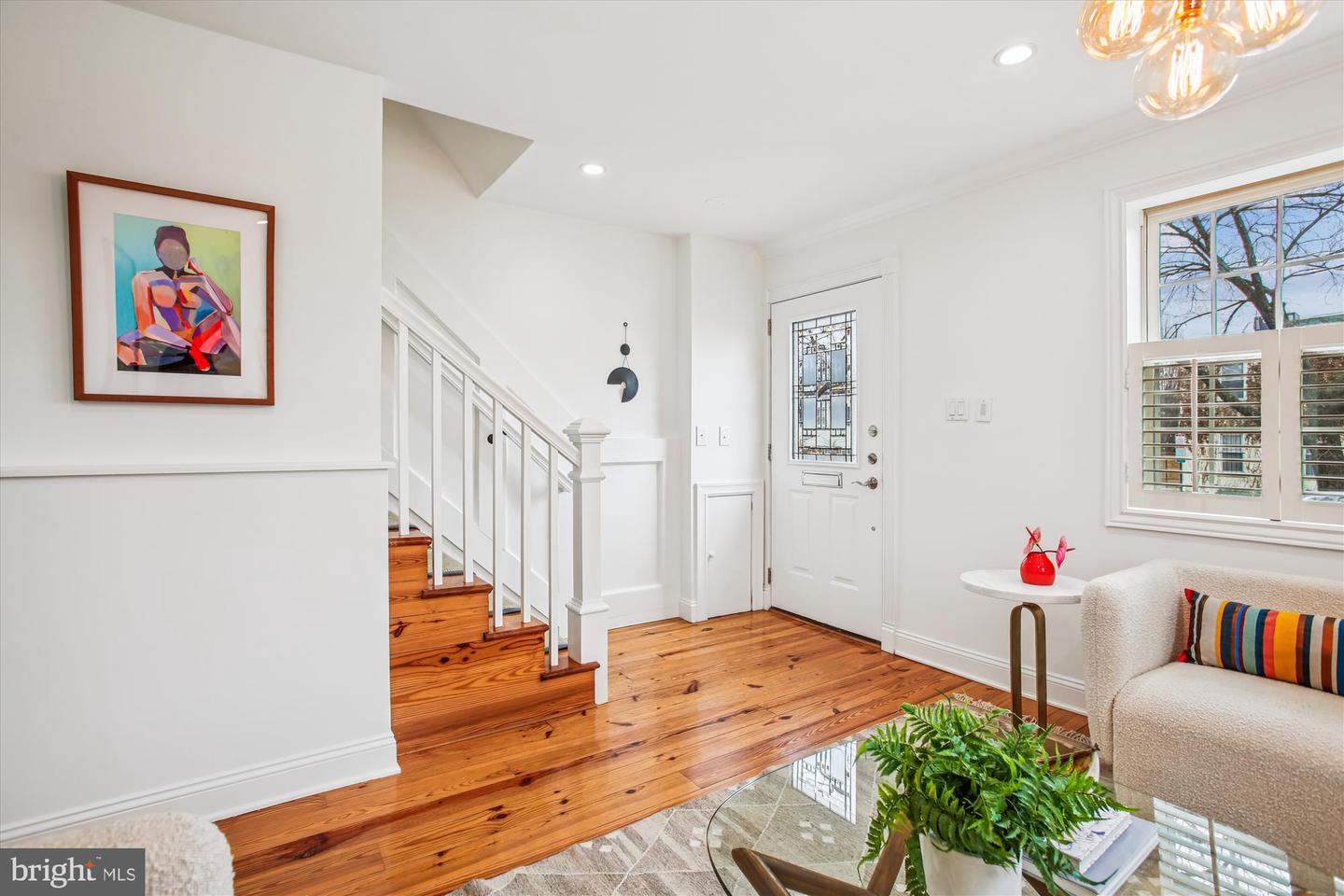 37 17TH ST SE, WASHINGTON, District Of Columbia 20003, 2 Bedrooms Bedrooms, 8 Rooms Rooms,2 BathroomsBathrooms,Residential,For sale,37 17TH ST SE,DCDC2240288 MLS # DCDC2240288