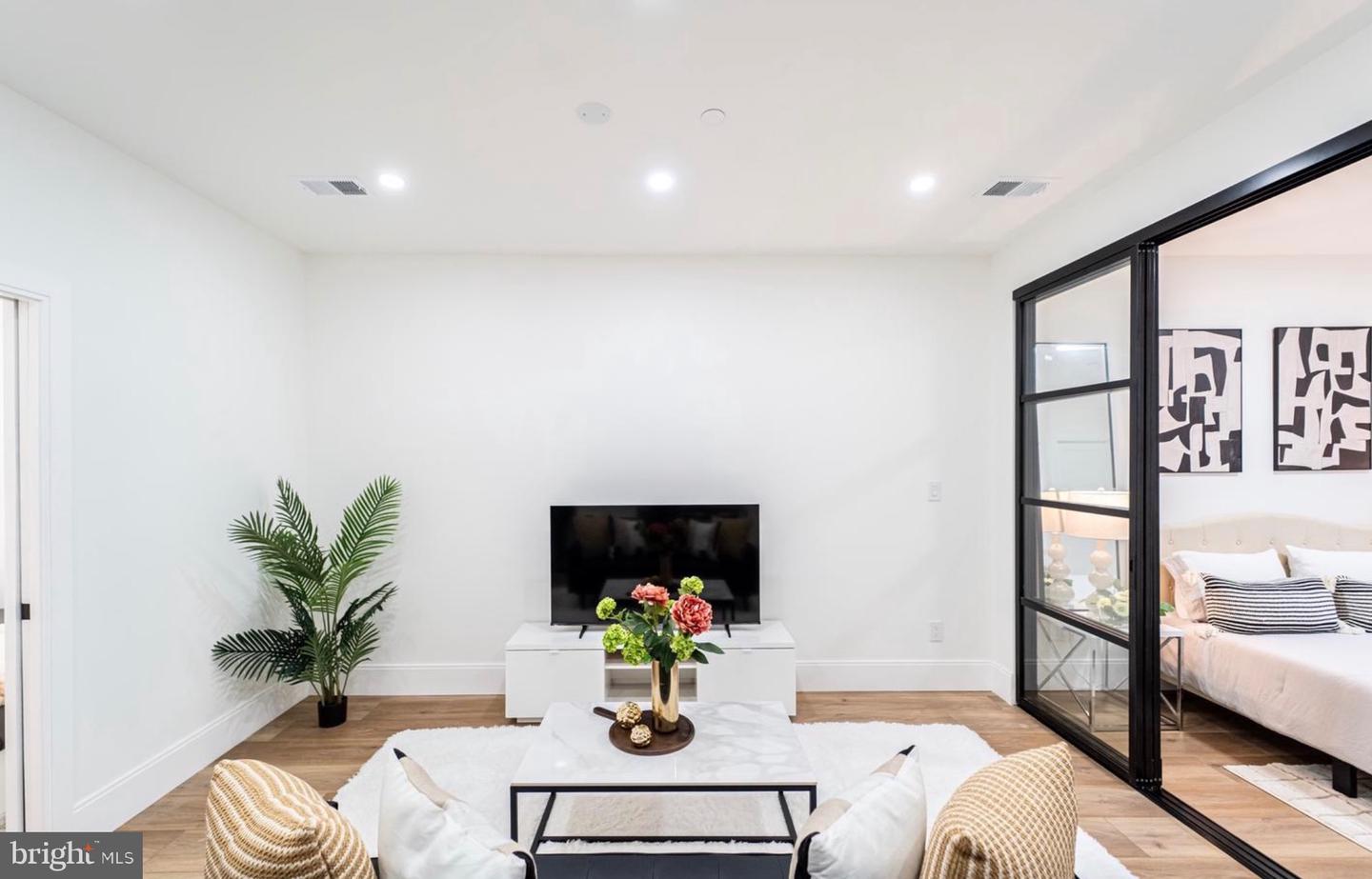 2517 ONTARIO RD NW #2, WASHINGTON, District Of Columbia 20009, 2 Bedrooms Bedrooms, ,1 BathroomBathrooms,Residential,For sale,2517 ONTARIO RD NW #2,DCDC2240336 MLS # DCDC2240336 2517 ONTARIO RD NW #2, WASHINGTON, District Of Columbia 20009, 2 Bedrooms Bedrooms, ,1 BathroomBathrooms,Residential,For sale,2517 ONTARIO RD NW #2,DCDC2240336 MLS # DCDC2240336