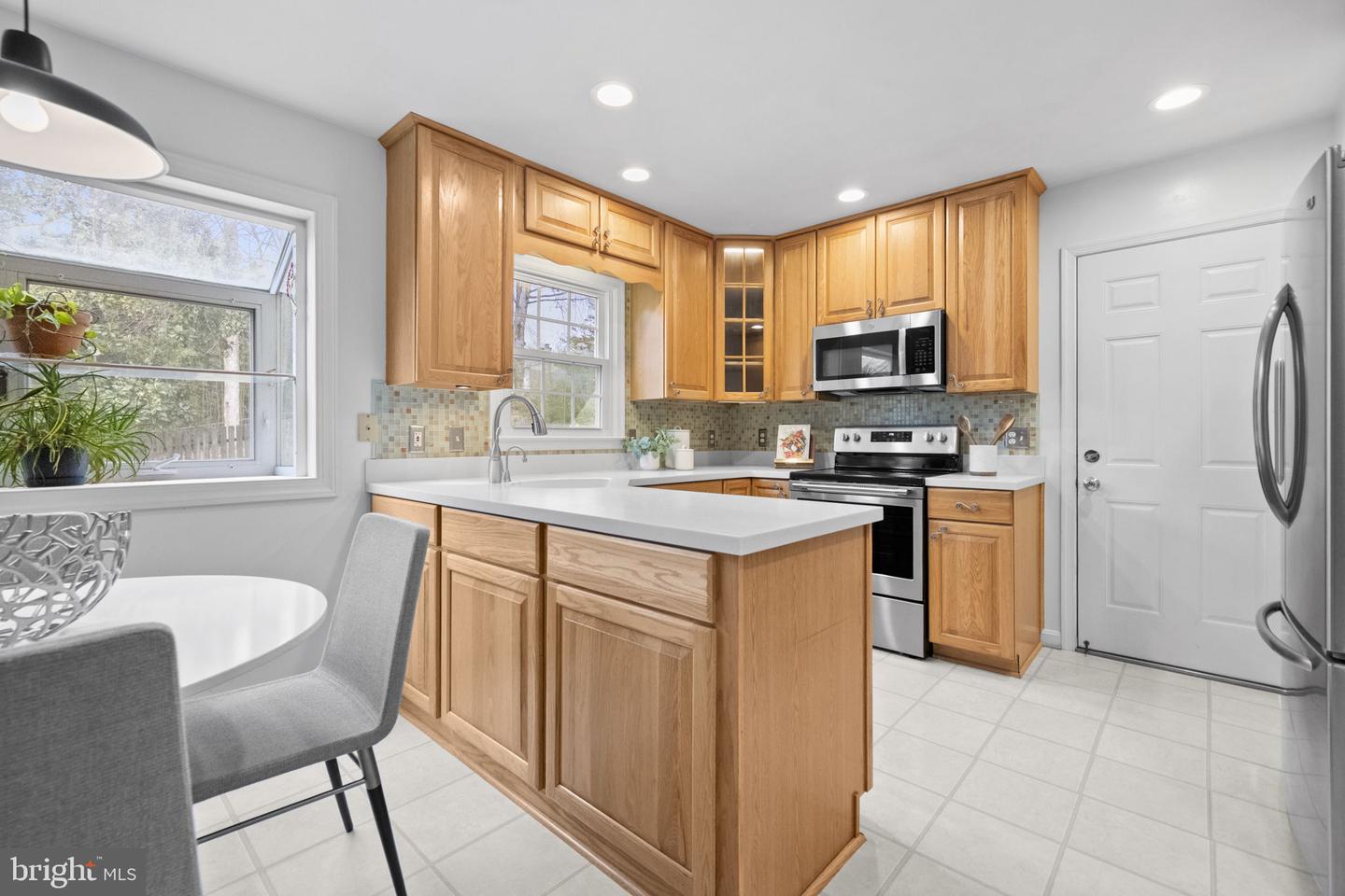 8104 VIOLA ST, SPRINGFIELD, Virginia 22152, 4 Bedrooms Bedrooms, ,3 BathroomsBathrooms,Residential,For sale,8104 VIOLA ST,VAFX2284756 MLS # VAFX2284756