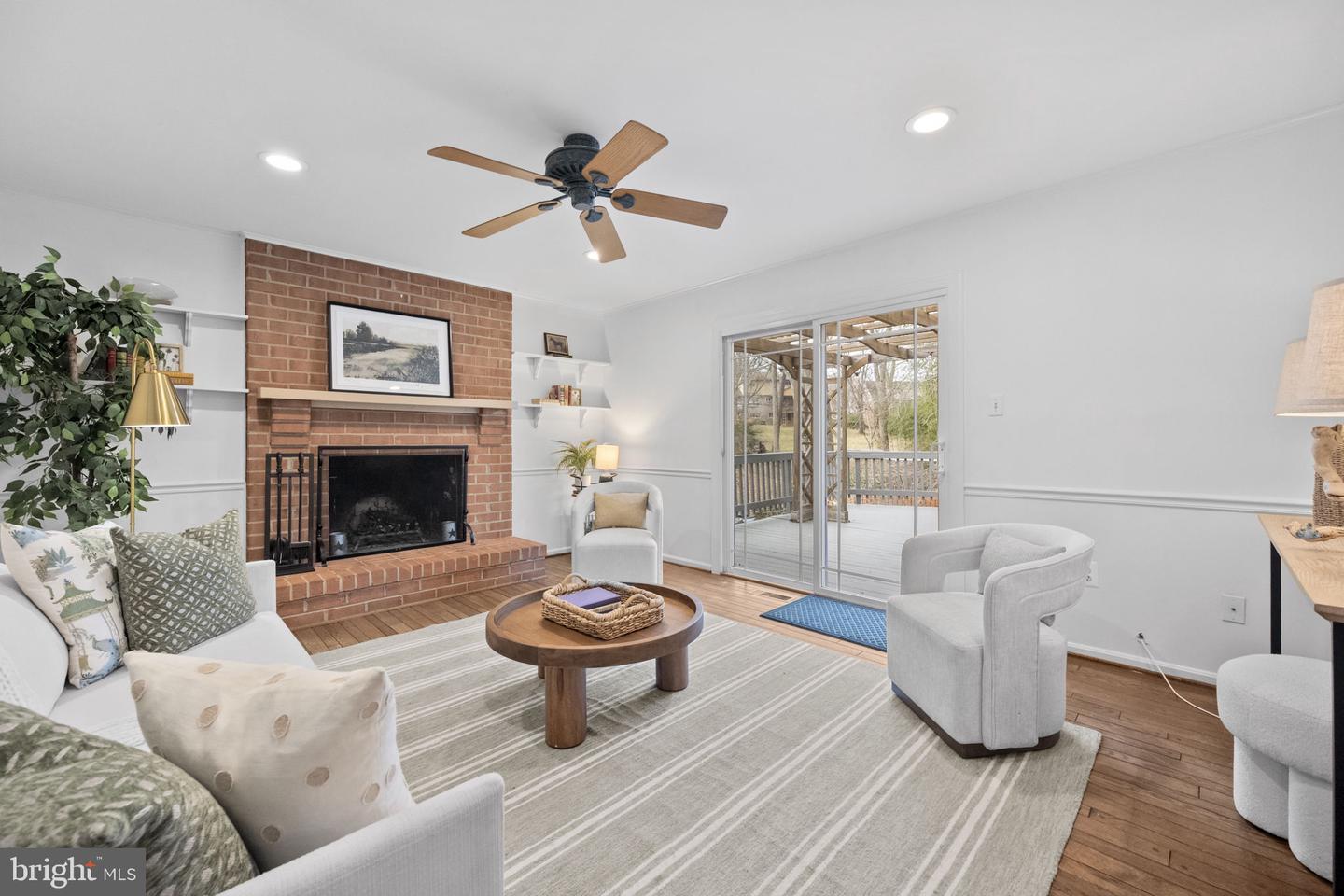 8104 VIOLA ST, SPRINGFIELD, Virginia 22152, 4 Bedrooms Bedrooms, ,3 BathroomsBathrooms,Residential,For sale,8104 VIOLA ST,VAFX2284756 MLS # VAFX2284756