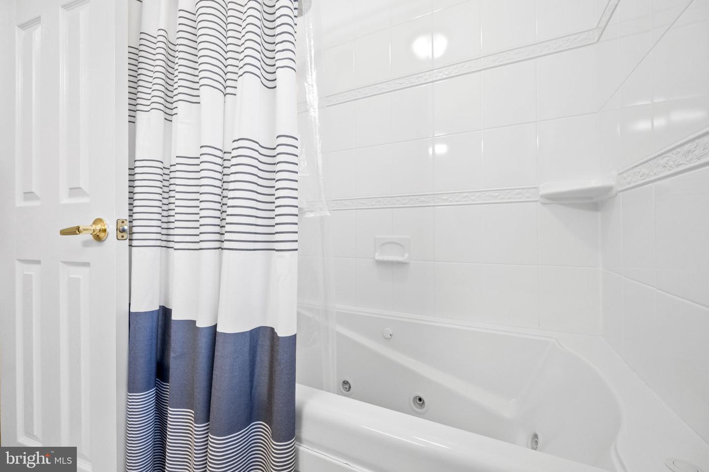 8104 VIOLA ST, SPRINGFIELD, Virginia 22152, 4 Bedrooms Bedrooms, ,3 BathroomsBathrooms,Residential,For sale,8104 VIOLA ST,VAFX2284756 MLS # VAFX2284756