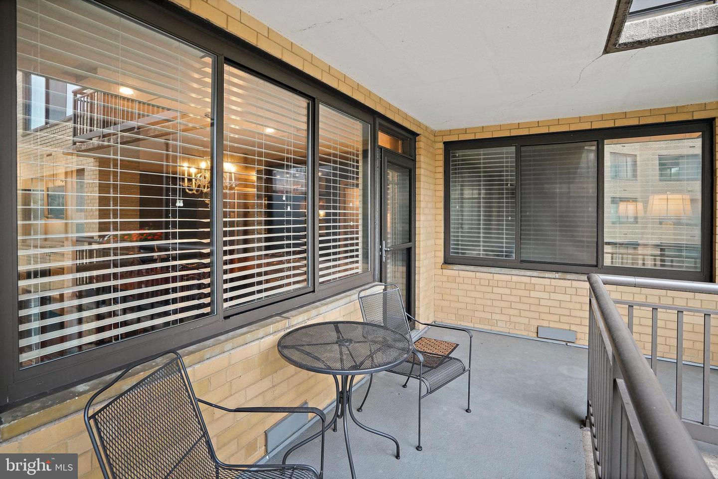 4740 CONNECTICUT AVE NW #404, WASHINGTON, District Of Columbia 20008, 1 Bedroom Bedrooms, ,1 BathroomBathrooms,Residential,For sale,4740 CONNECTICUT AVE NW #404,DCDC2240368 MLS # DCDC2240368