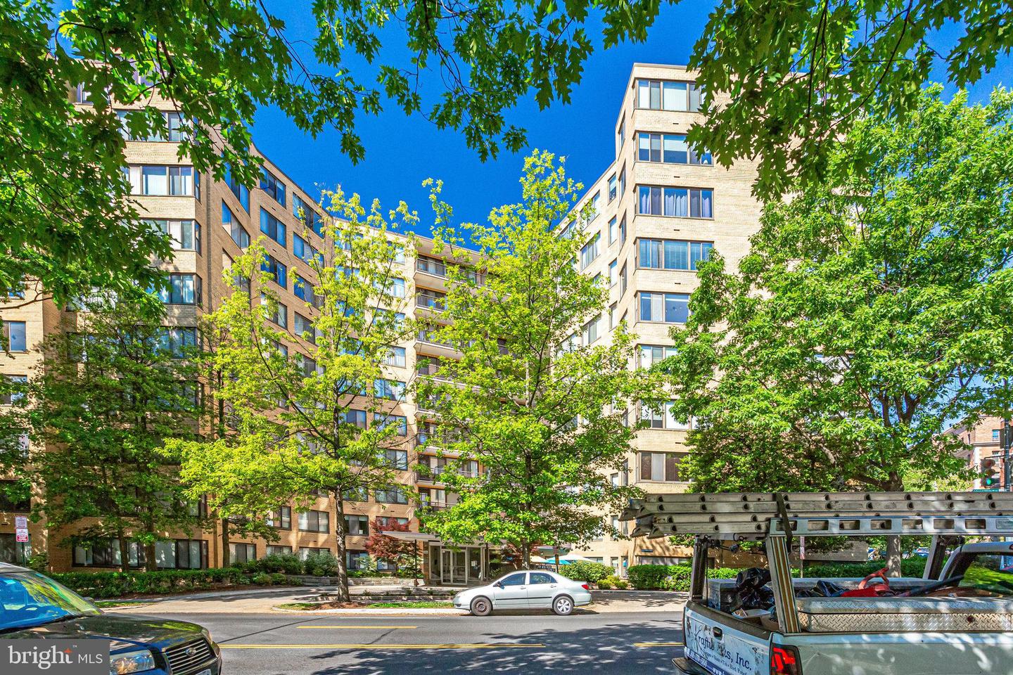 4740 CONNECTICUT AVE NW #404, WASHINGTON, District Of Columbia 20008, 1 Bedroom Bedrooms, ,1 BathroomBathrooms,Residential,For sale,4740 CONNECTICUT AVE NW #404,DCDC2240368 MLS # DCDC2240368