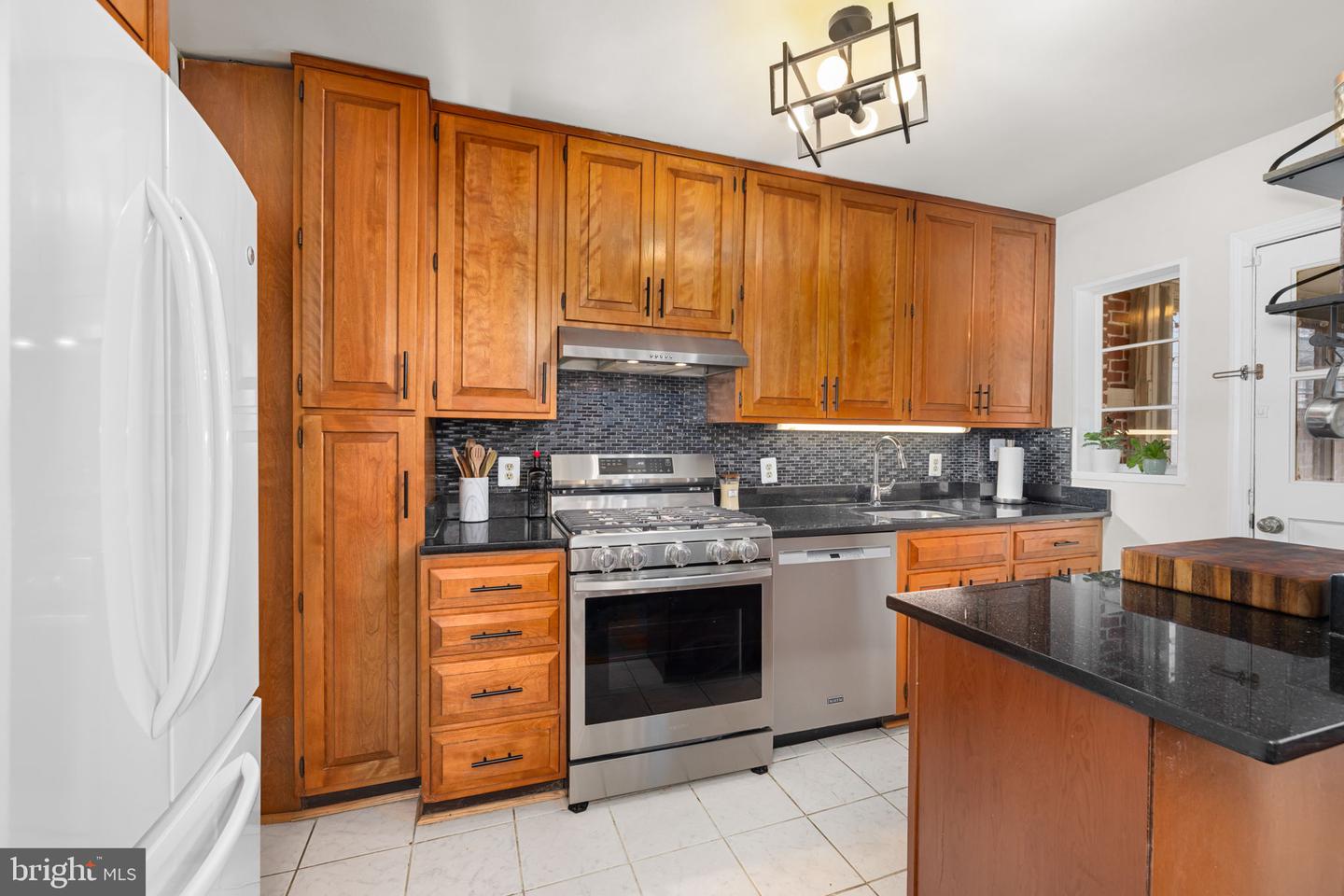 3209 13TH RD S, ARLINGTON, Virginia 22204, 3 Bedrooms Bedrooms, ,2 BathroomsBathrooms,Residential,For sale,3209 13TH RD S,VAAR2067494 MLS # VAAR2067494