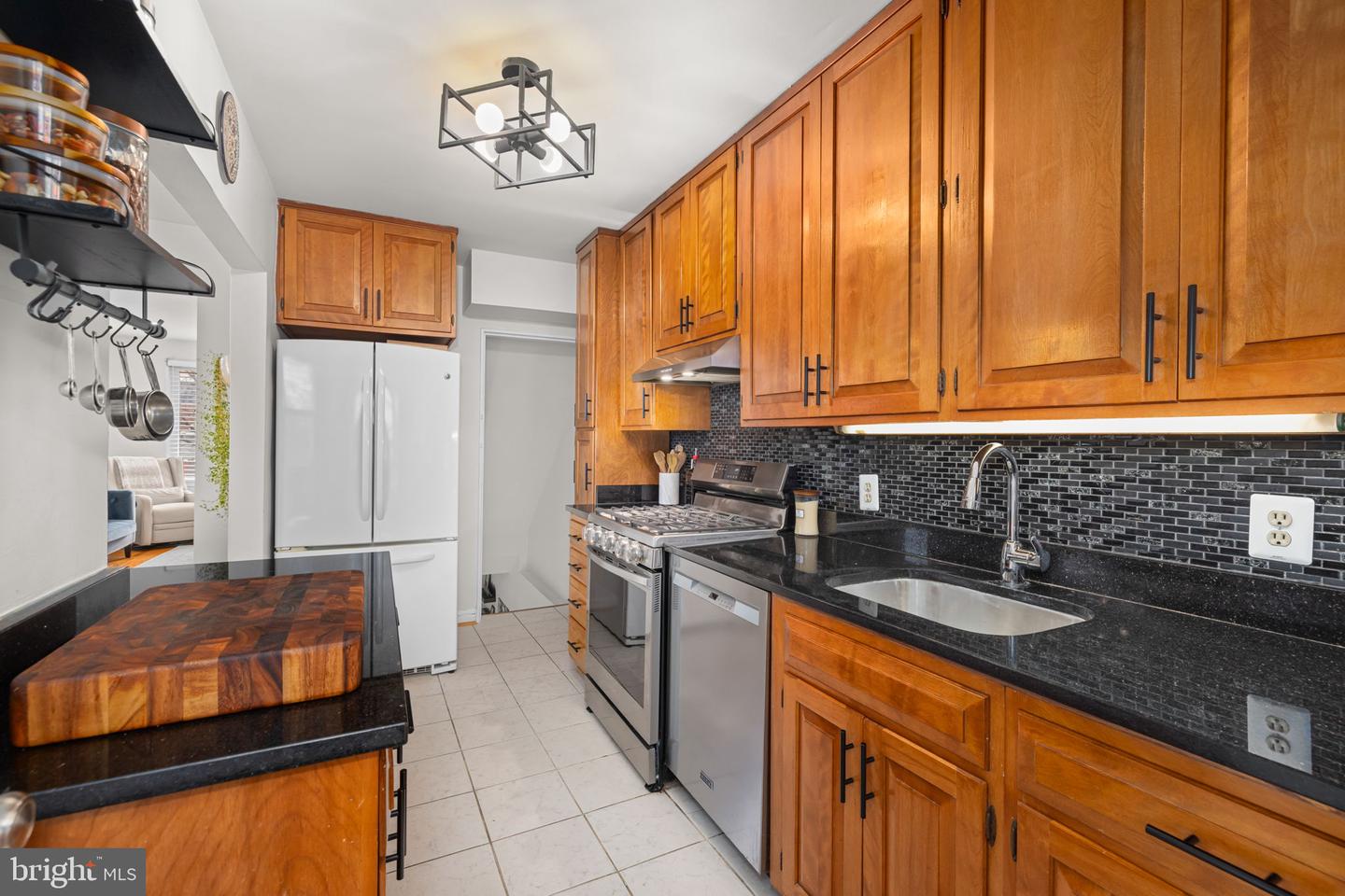 3209 13TH RD S, ARLINGTON, Virginia 22204, 3 Bedrooms Bedrooms, ,2 BathroomsBathrooms,Residential,For sale,3209 13TH RD S,VAAR2067494 MLS # VAAR2067494