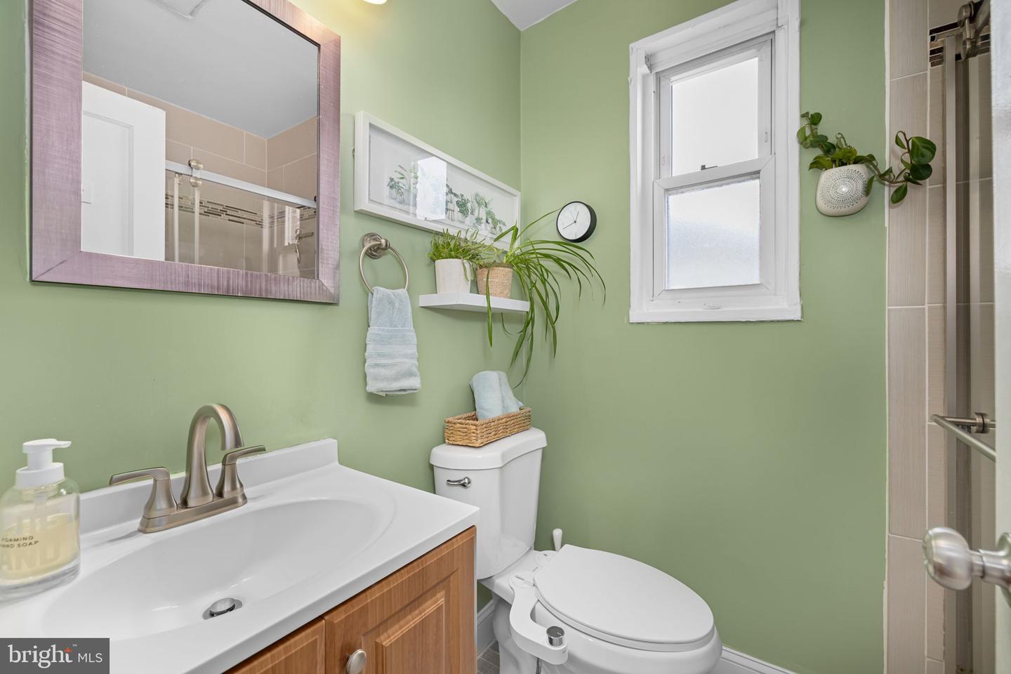 3209 13TH RD S, ARLINGTON, Virginia 22204, 3 Bedrooms Bedrooms, ,2 BathroomsBathrooms,Residential,For sale,3209 13TH RD S,VAAR2067494 MLS # VAAR2067494