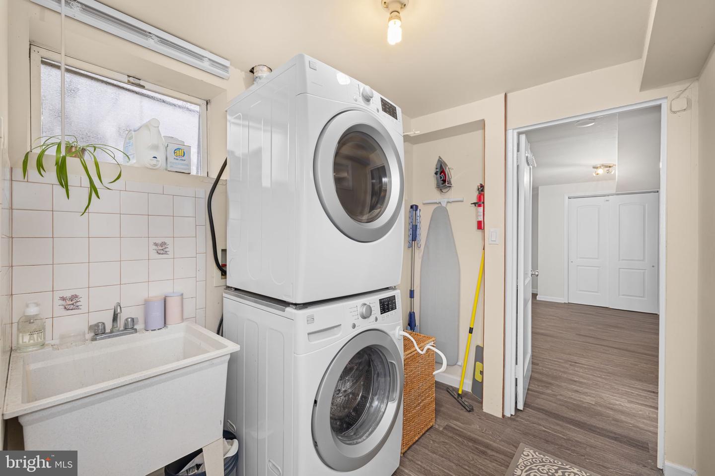 3209 13TH RD S, ARLINGTON, Virginia 22204, 3 Bedrooms Bedrooms, ,2 BathroomsBathrooms,Residential,For sale,3209 13TH RD S,VAAR2067494 MLS # VAAR2067494