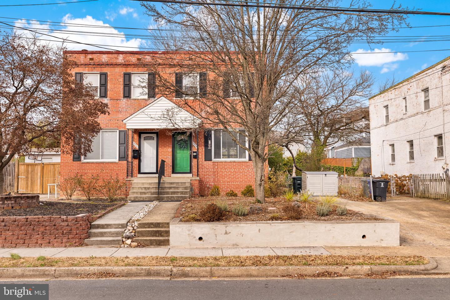 3209 13TH RD S, ARLINGTON, Virginia 22204, 3 Bedrooms Bedrooms, ,2 BathroomsBathrooms,Residential,For sale,3209 13TH RD S,VAAR2067494 MLS # VAAR2067494