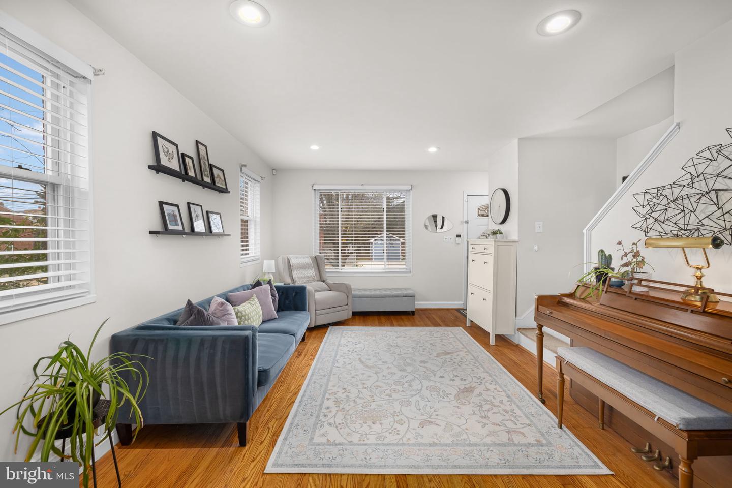 3209 13TH RD S, ARLINGTON, Virginia 22204, 3 Bedrooms Bedrooms, ,2 BathroomsBathrooms,Residential,For sale,3209 13TH RD S,VAAR2067494 MLS # VAAR2067494