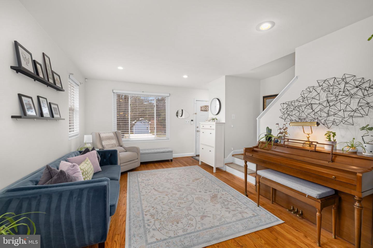 3209 13TH RD S, ARLINGTON, Virginia 22204, 3 Bedrooms Bedrooms, ,2 BathroomsBathrooms,Residential,For sale,3209 13TH RD S,VAAR2067494 MLS # VAAR2067494