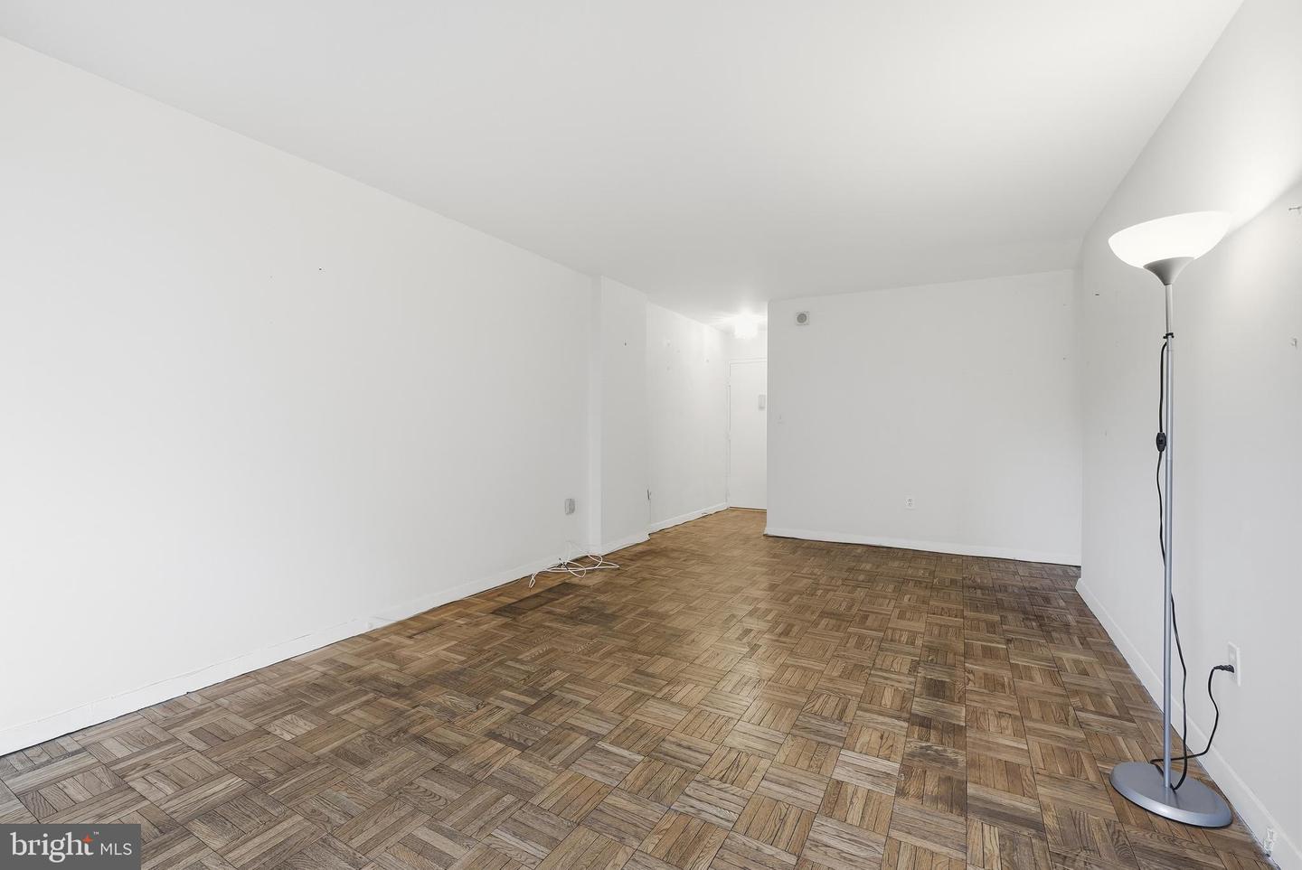 4600 CONNECTICUT AVE NW #206, WASHINGTON, District Of Columbia 20008, 2 Bedrooms Bedrooms, ,2 BathroomsBathrooms,Residential,For sale,4600 CONNECTICUT AVE NW #206,DCDC2240382 MLS # DCDC2240382