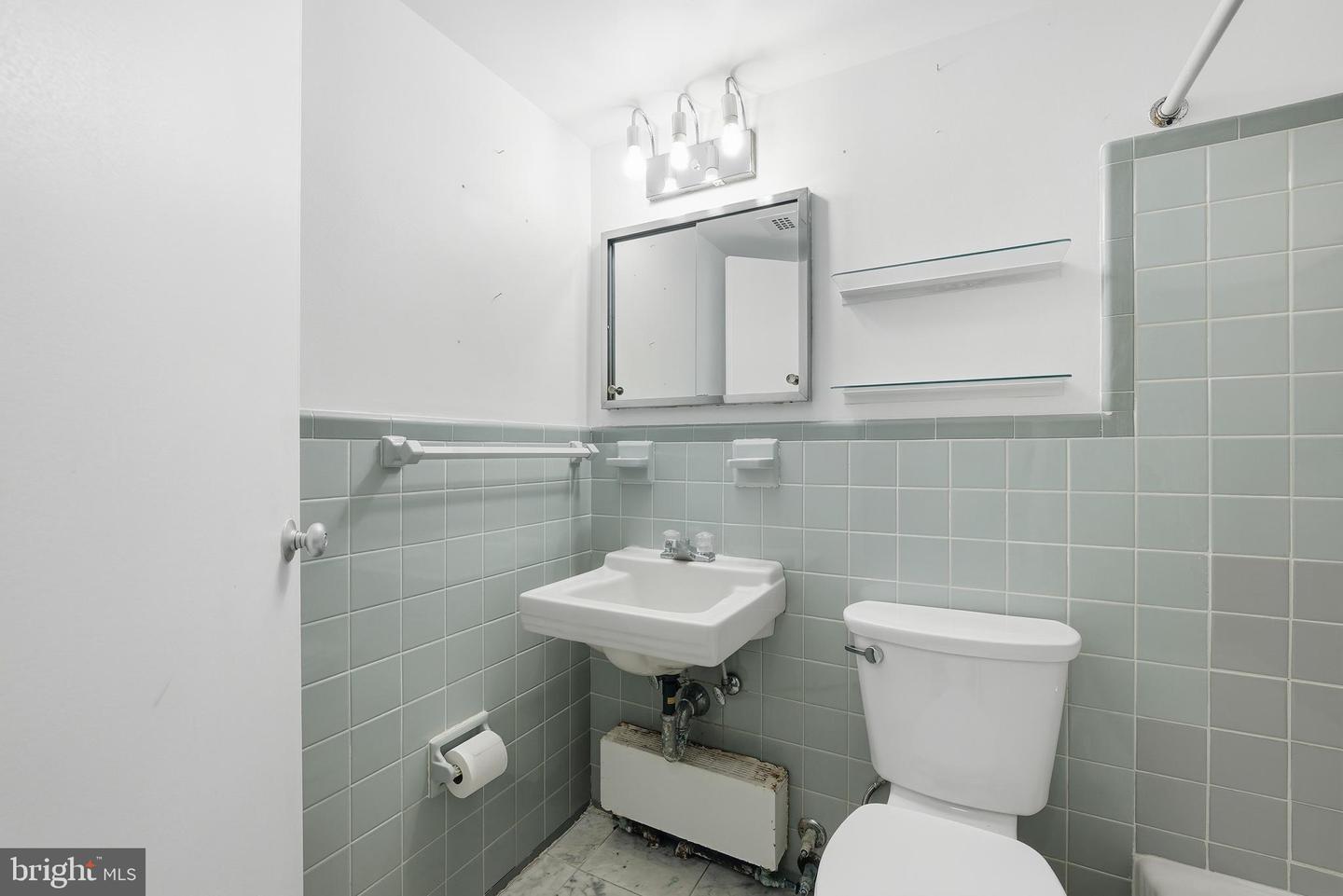 4600 CONNECTICUT AVE NW #206, WASHINGTON, District Of Columbia 20008, 2 Bedrooms Bedrooms, ,2 BathroomsBathrooms,Residential,For sale,4600 CONNECTICUT AVE NW #206,DCDC2240382 MLS # DCDC2240382