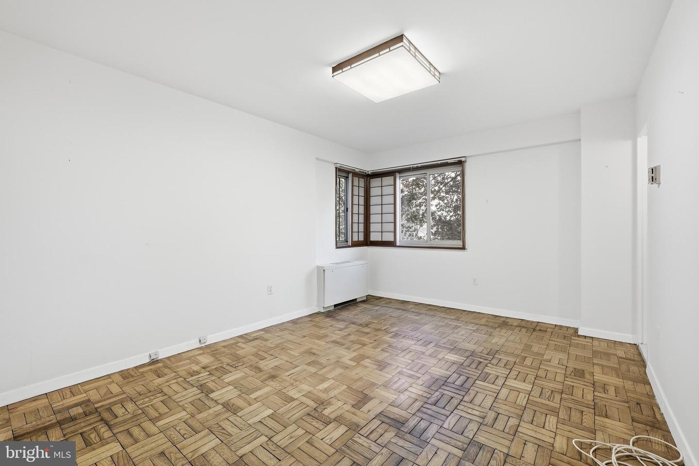 4600 CONNECTICUT AVE NW #206, WASHINGTON, District Of Columbia 20008, 2 Bedrooms Bedrooms, ,2 BathroomsBathrooms,Residential,For sale,4600 CONNECTICUT AVE NW #206,DCDC2240382 MLS # DCDC2240382