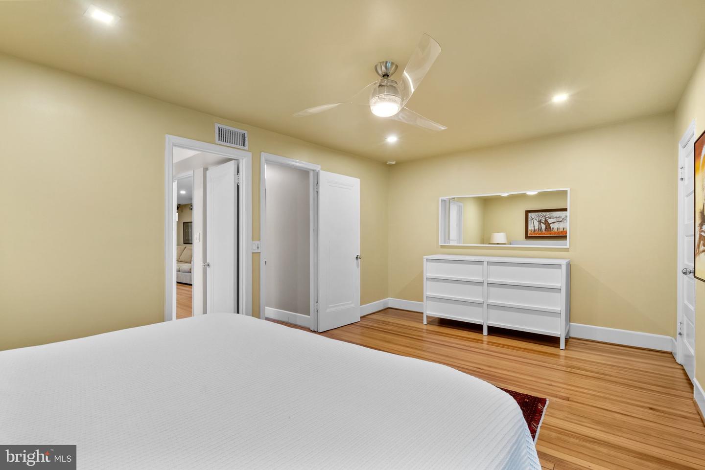 2815 39TH ST NW, WASHINGTON, District Of Columbia 20007, 6 Bedrooms Bedrooms, ,4 BathroomsBathrooms,Residential,For sale,2815 39TH ST NW,DCDC2240400 MLS # DCDC2240400