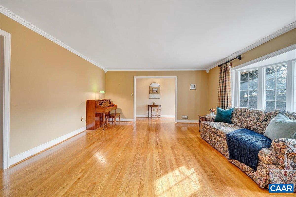 3558 SW HARTLAND RD, ROANOKE, Virginia 24015, 3 Bedrooms Bedrooms, ,2 BathroomsBathrooms,Residential,For sale,3558 SW HARTLAND RD,672294 MLS # 672294