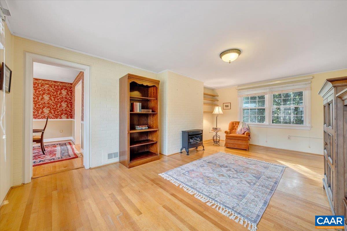 3558 SW HARTLAND RD, ROANOKE, Virginia 24015, 3 Bedrooms Bedrooms, ,2 BathroomsBathrooms,Residential,For sale,3558 SW HARTLAND RD,672294 MLS # 672294