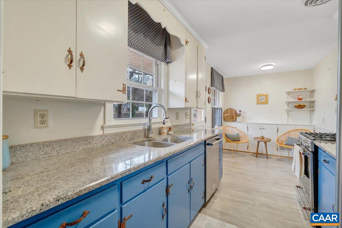 3558 SW HARTLAND RD, ROANOKE, Virginia 24015, 3 Bedrooms Bedrooms, ,2 BathroomsBathrooms,Residential,For sale,3558 SW HARTLAND RD,672294 MLS # 672294