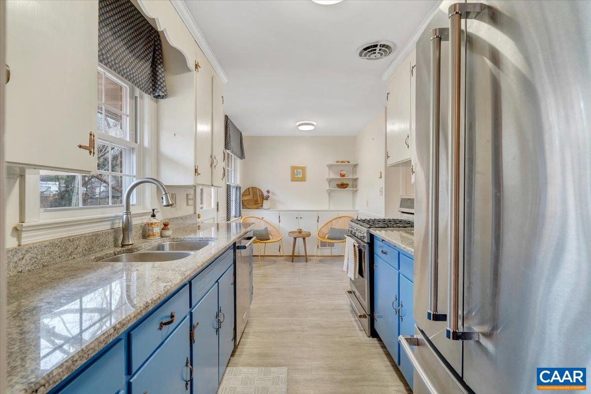 3558 SW HARTLAND RD, ROANOKE, Virginia 24015, 3 Bedrooms Bedrooms, ,2 BathroomsBathrooms,Residential,For sale,3558 SW HARTLAND RD,672294 MLS # 672294