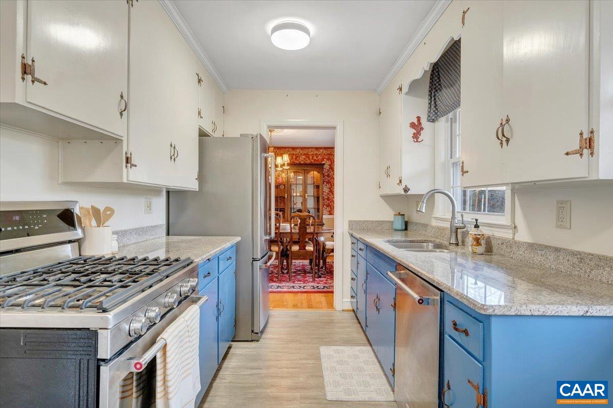 3558 SW HARTLAND RD, ROANOKE, Virginia 24015, 3 Bedrooms Bedrooms, ,2 BathroomsBathrooms,Residential,For sale,3558 SW HARTLAND RD,672294 MLS # 672294