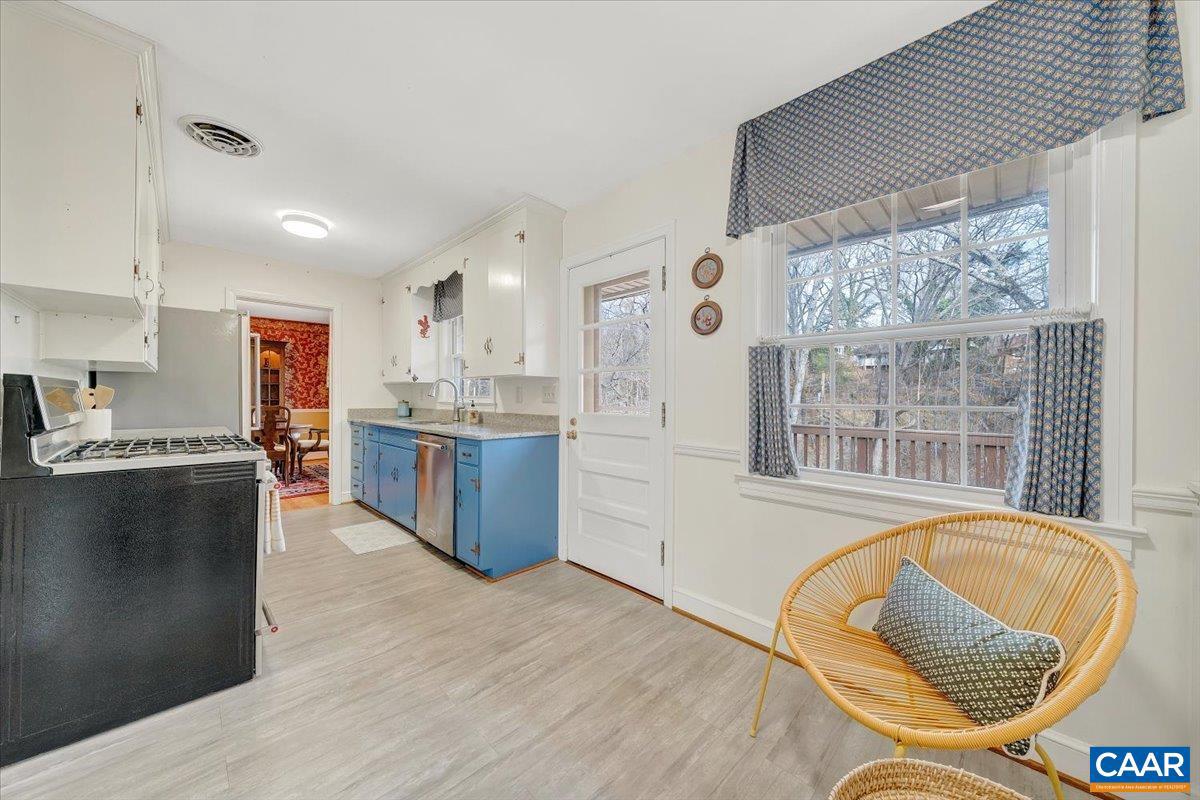 3558 SW HARTLAND RD, ROANOKE, Virginia 24015, 3 Bedrooms Bedrooms, ,2 BathroomsBathrooms,Residential,For sale,3558 SW HARTLAND RD,672294 MLS # 672294