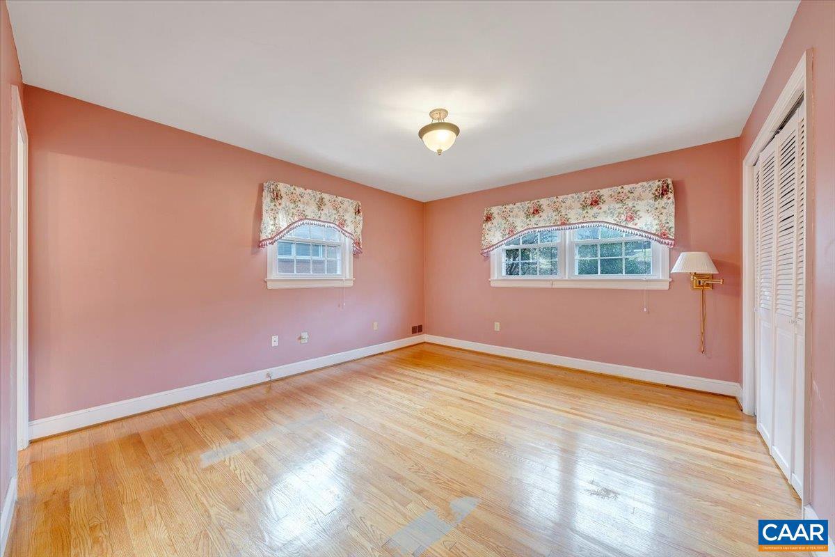 3558 SW HARTLAND RD, ROANOKE, Virginia 24015, 3 Bedrooms Bedrooms, ,2 BathroomsBathrooms,Residential,For sale,3558 SW HARTLAND RD,672294 MLS # 672294