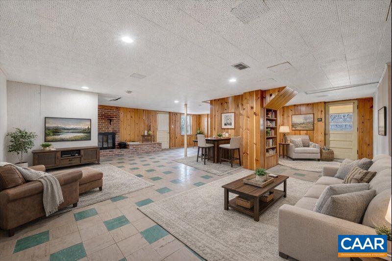 3558 SW HARTLAND RD, ROANOKE, Virginia 24015, 3 Bedrooms Bedrooms, ,2 BathroomsBathrooms,Residential,For sale,3558 SW HARTLAND RD,672294 MLS # 672294