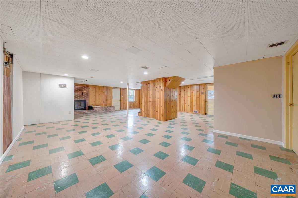 3558 SW HARTLAND RD, ROANOKE, Virginia 24015, 3 Bedrooms Bedrooms, ,2 BathroomsBathrooms,Residential,For sale,3558 SW HARTLAND RD,672294 MLS # 672294