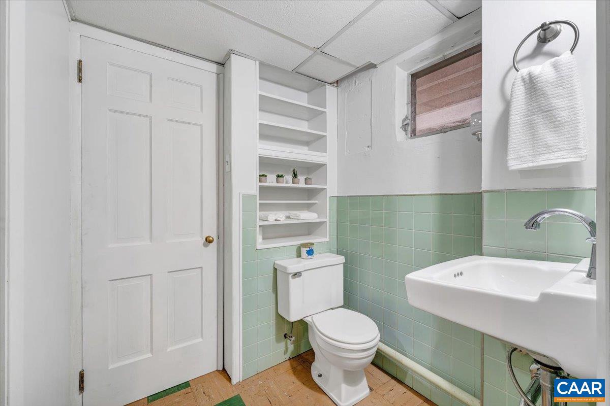 3558 SW HARTLAND RD, ROANOKE, Virginia 24015, 3 Bedrooms Bedrooms, ,2 BathroomsBathrooms,Residential,For sale,3558 SW HARTLAND RD,672294 MLS # 672294