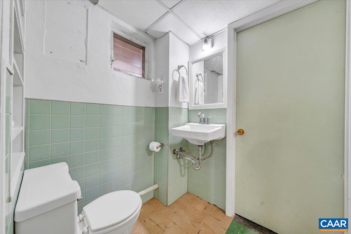 3558 SW HARTLAND RD, ROANOKE, Virginia 24015, 3 Bedrooms Bedrooms, ,2 BathroomsBathrooms,Residential,For sale,3558 SW HARTLAND RD,672294 MLS # 672294