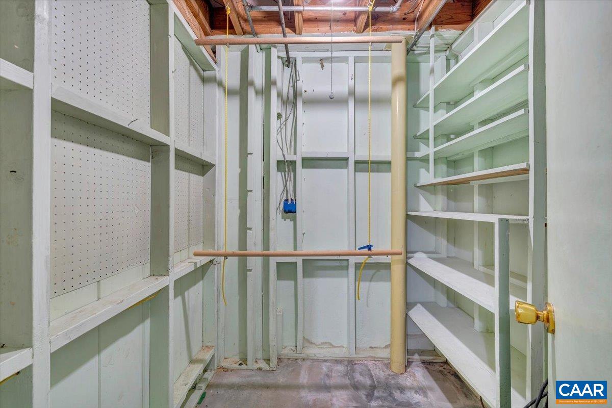 3558 SW HARTLAND RD, ROANOKE, Virginia 24015, 3 Bedrooms Bedrooms, ,2 BathroomsBathrooms,Residential,For sale,3558 SW HARTLAND RD,672294 MLS # 672294