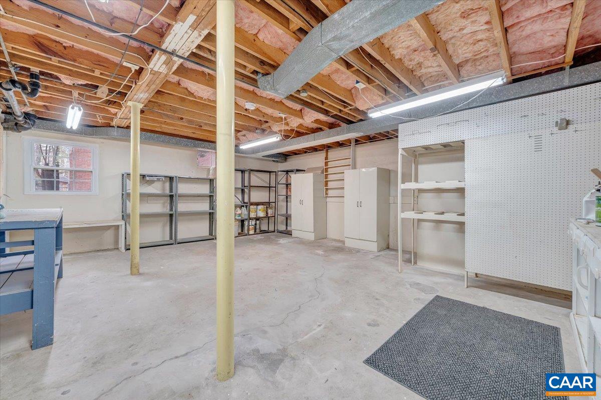 3558 SW HARTLAND RD, ROANOKE, Virginia 24015, 3 Bedrooms Bedrooms, ,2 BathroomsBathrooms,Residential,For sale,3558 SW HARTLAND RD,672294 MLS # 672294