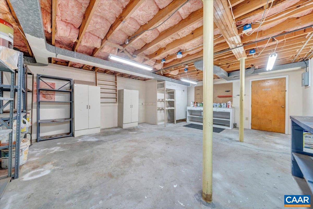 3558 SW HARTLAND RD, ROANOKE, Virginia 24015, 3 Bedrooms Bedrooms, ,2 BathroomsBathrooms,Residential,For sale,3558 SW HARTLAND RD,672294 MLS # 672294