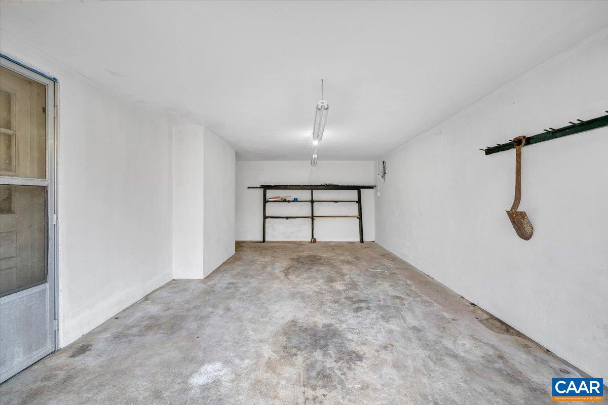 3558 SW HARTLAND RD, ROANOKE, Virginia 24015, 3 Bedrooms Bedrooms, ,2 BathroomsBathrooms,Residential,For sale,3558 SW HARTLAND RD,672294 MLS # 672294