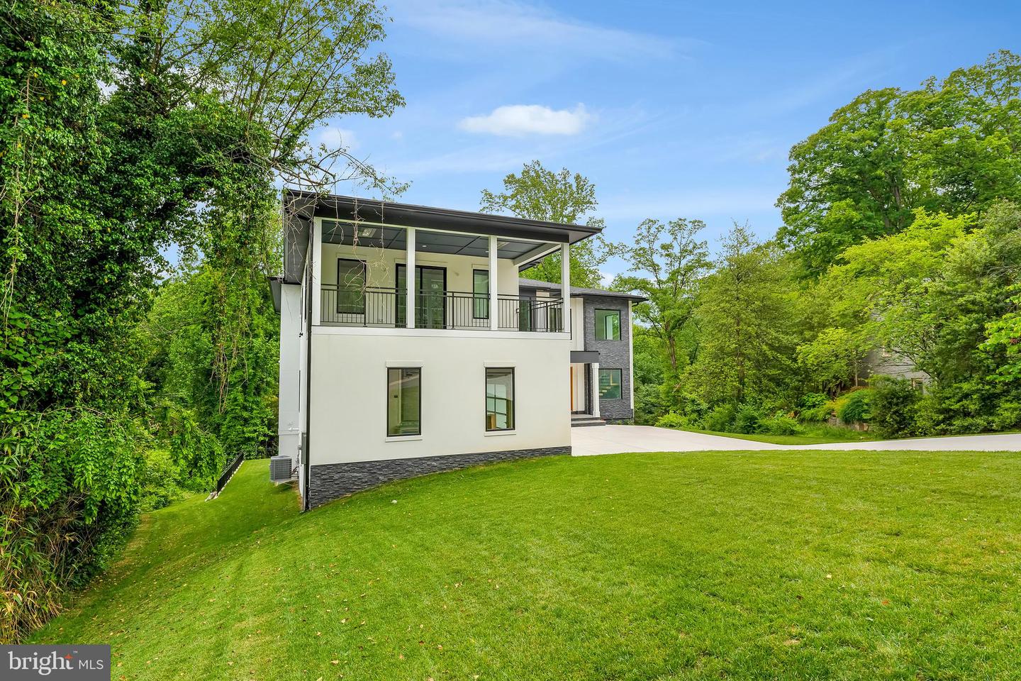 1434 WAGGAMAN CIR, MCLEAN, Virginia 22101, 6 Bedrooms Bedrooms, ,6 BathroomsBathrooms,Residential,For sale,1434 WAGGAMAN CIR,VAFX2284800 MLS # VAFX2284800