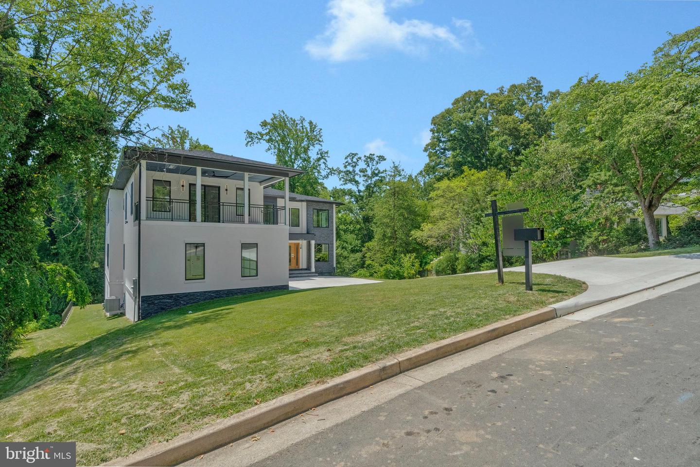 1434 WAGGAMAN CIR, MCLEAN, Virginia 22101, 6 Bedrooms Bedrooms, ,6 BathroomsBathrooms,Residential,For sale,1434 WAGGAMAN CIR,VAFX2284800 MLS # VAFX2284800