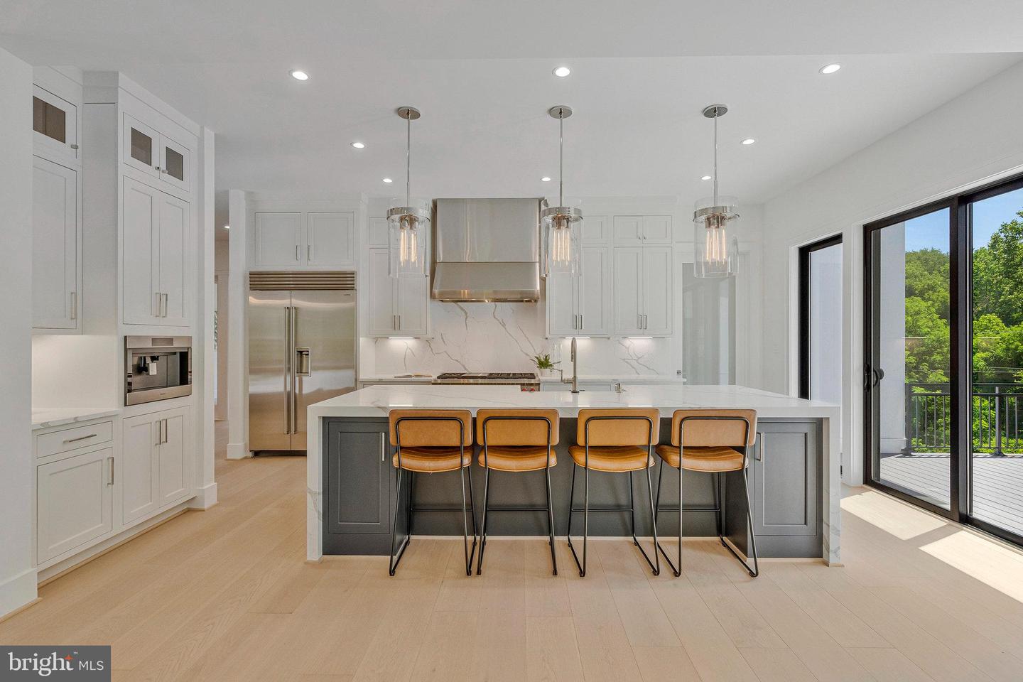 1434 WAGGAMAN CIR, MCLEAN, Virginia 22101, 6 Bedrooms Bedrooms, ,6 BathroomsBathrooms,Residential,For sale,1434 WAGGAMAN CIR,VAFX2284800 MLS # VAFX2284800