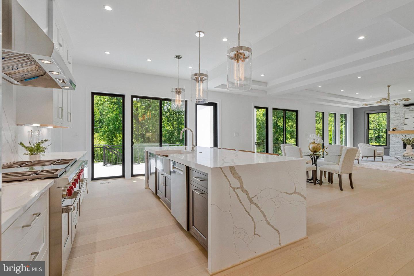 1434 WAGGAMAN CIR, MCLEAN, Virginia 22101, 6 Bedrooms Bedrooms, ,6 BathroomsBathrooms,Residential,For sale,1434 WAGGAMAN CIR,VAFX2284800 MLS # VAFX2284800