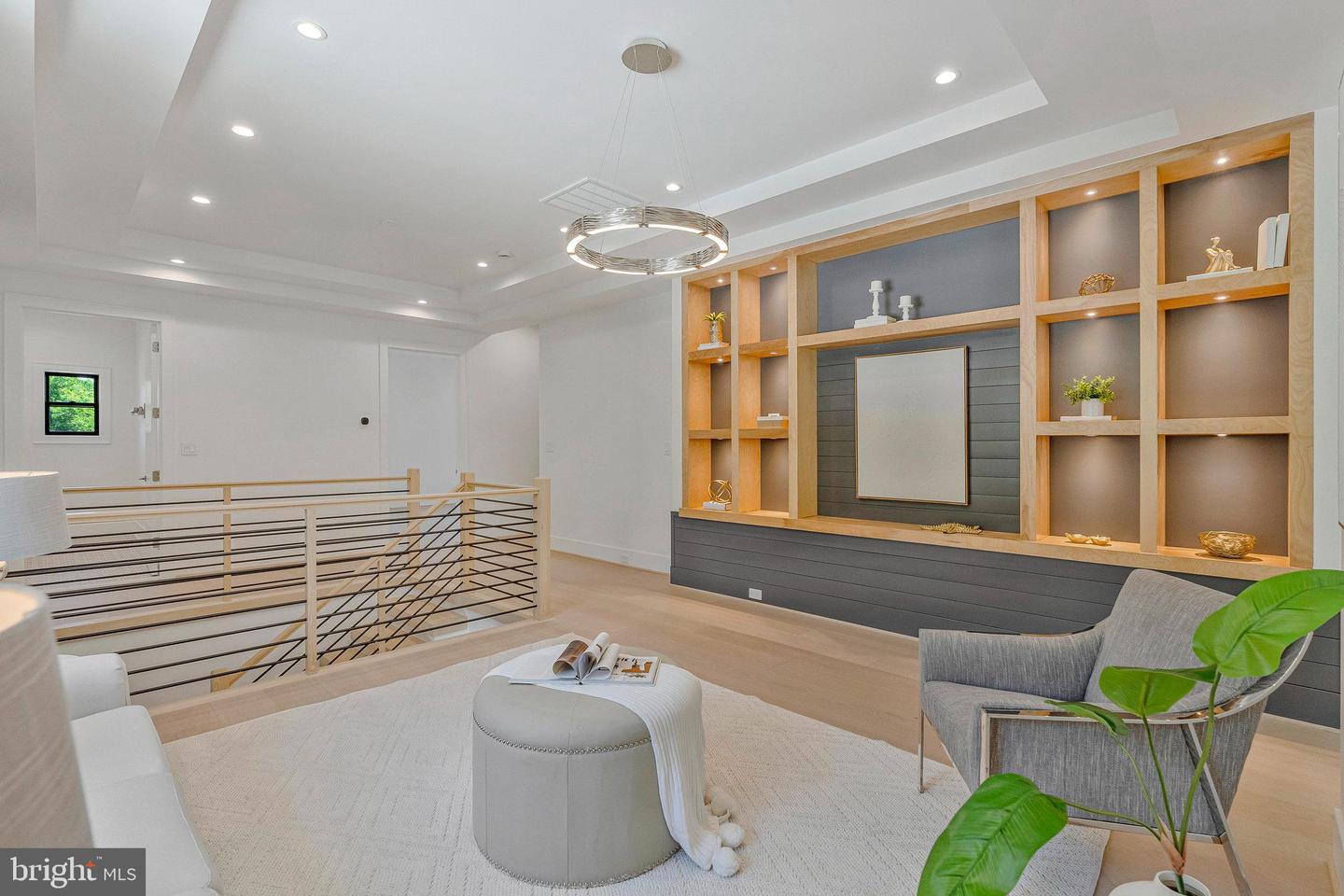 1434 WAGGAMAN CIR, MCLEAN, Virginia 22101, 6 Bedrooms Bedrooms, ,6 BathroomsBathrooms,Residential,For sale,1434 WAGGAMAN CIR,VAFX2284800 MLS # VAFX2284800