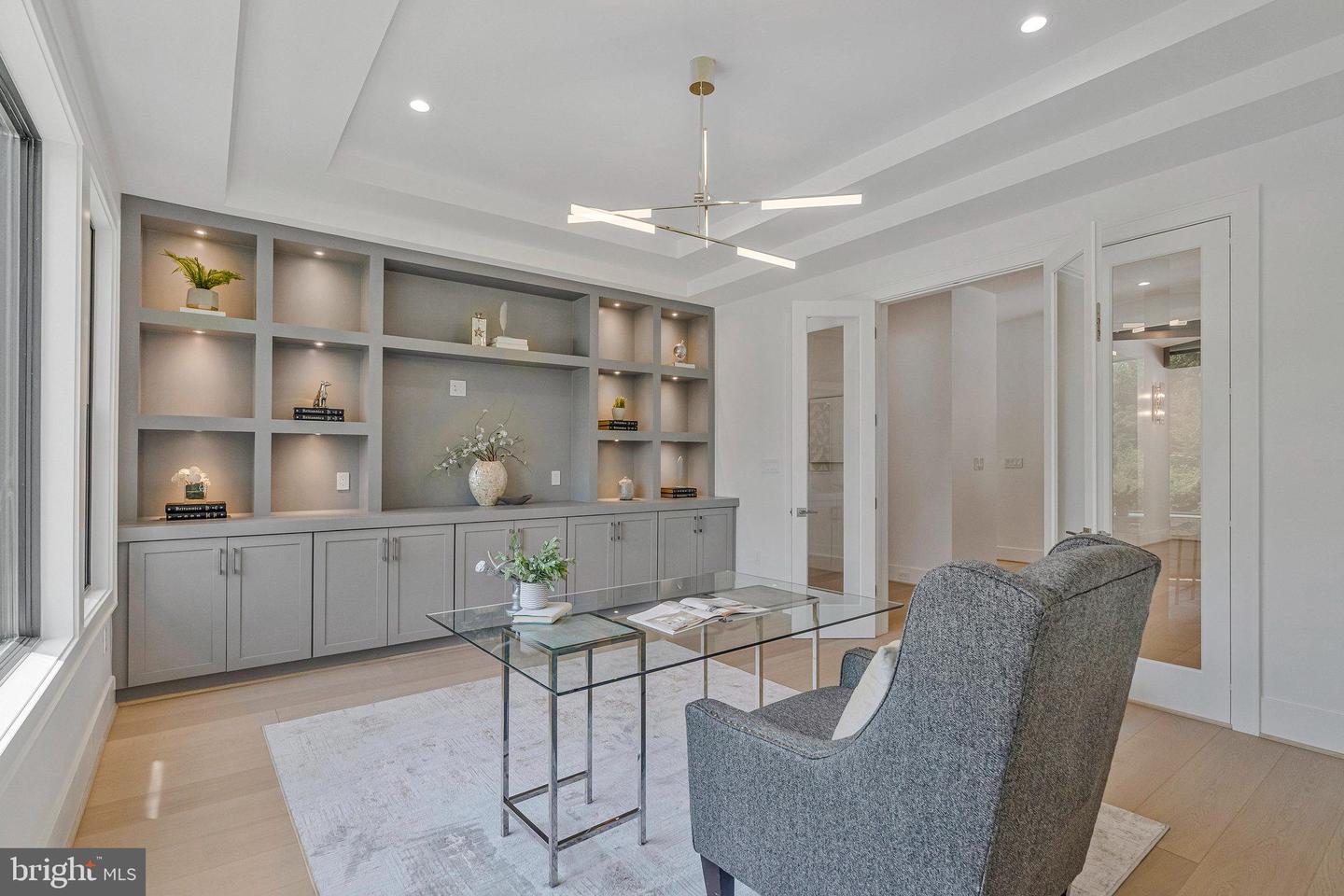 1434 WAGGAMAN CIR, MCLEAN, Virginia 22101, 6 Bedrooms Bedrooms, ,6 BathroomsBathrooms,Residential,For sale,1434 WAGGAMAN CIR,VAFX2284800 MLS # VAFX2284800