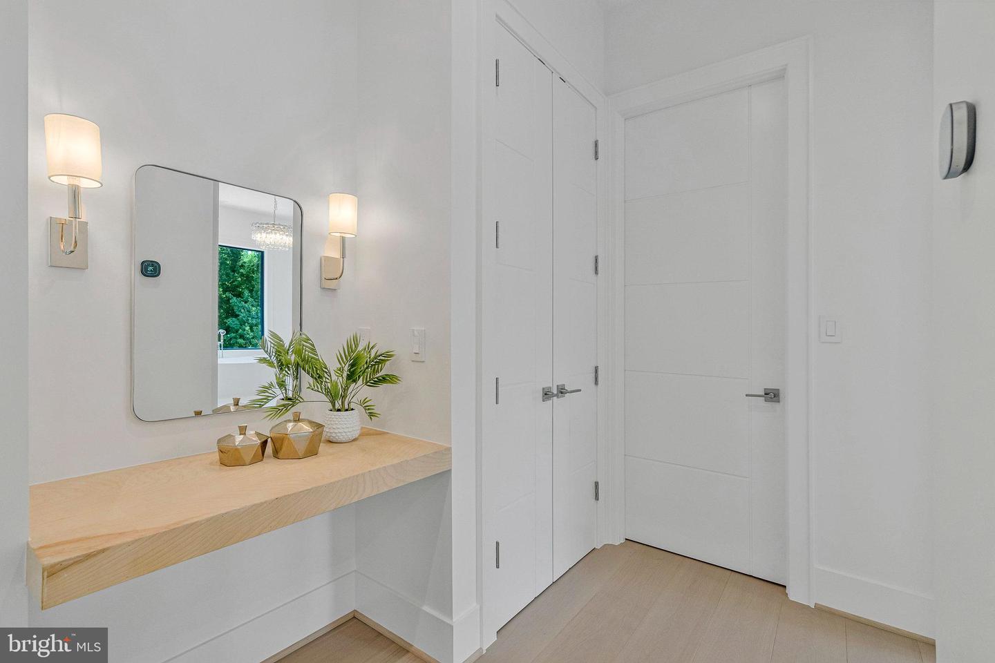 1434 WAGGAMAN CIR, MCLEAN, Virginia 22101, 6 Bedrooms Bedrooms, ,6 BathroomsBathrooms,Residential,For sale,1434 WAGGAMAN CIR,VAFX2284800 MLS # VAFX2284800